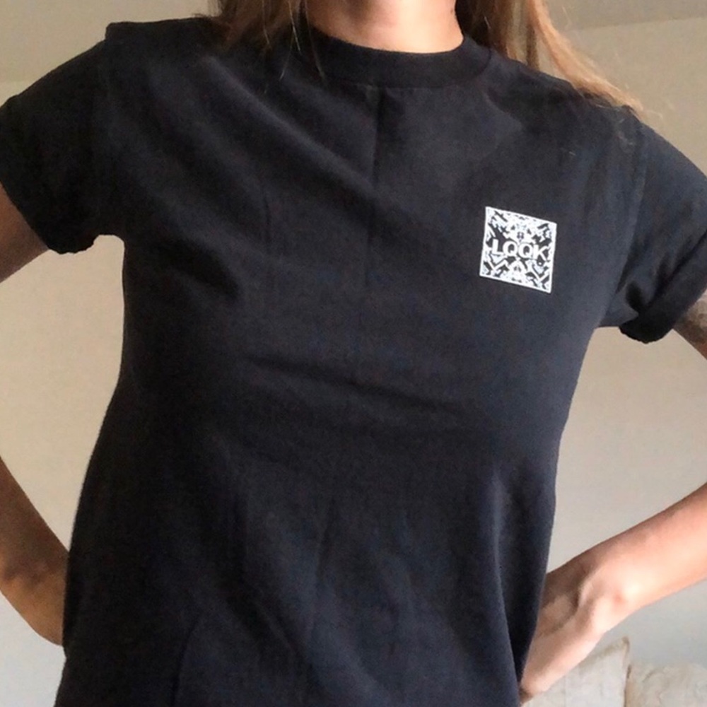 LOOK snake logo Black Tee